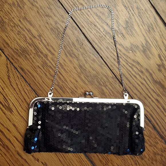 Women's Loft sequin purse, snap close, Black, Silver chain, Elegant! Ex Cond!! - Picture 2 of 4